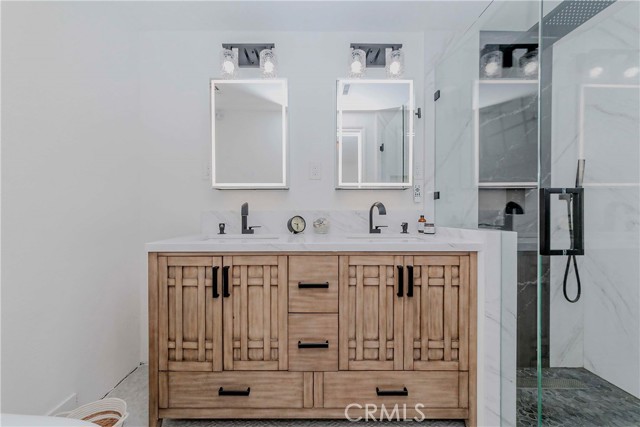 10252 Lorraine Lane, Cypress CA: https://media.crmls.org/medias/30ca1bbb-2749-4bfb-aa39-bee5ad14d770.jpg