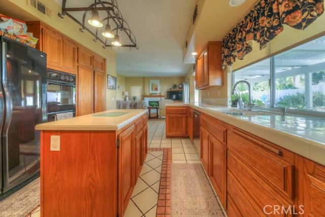 Image 17 of 75 For 25220 Corte Sur