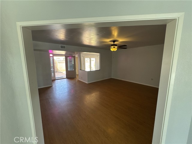 Detail Gallery Image 11 of 22 For 25925 Roanoke Rd, Menifee,  CA 92586 - 3 Beds | 2 Baths