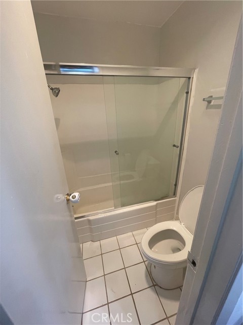 Detail Gallery Image 19 of 29 For 5460 White Oak Ave #J206,  Encino,  CA 91316 - 2 Beds | 2 Baths