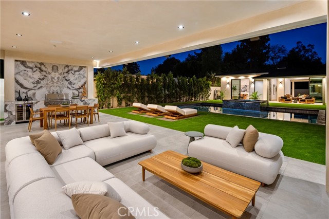 Detail Gallery Image 25 of 72 For 11826 Kling St, Valley Village,  CA 91607 - 6 Beds | 5/1 Baths