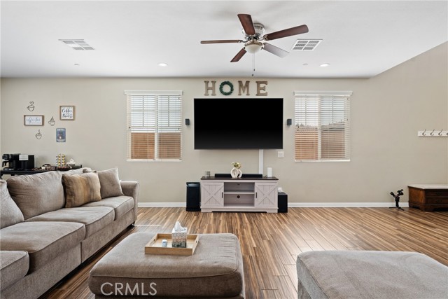 691 Lourdes Lane, Rialto CA: https://media.crmls.org/medias/30cbcec1-13a9-4caf-b6a4-5849213f3fb2.jpg