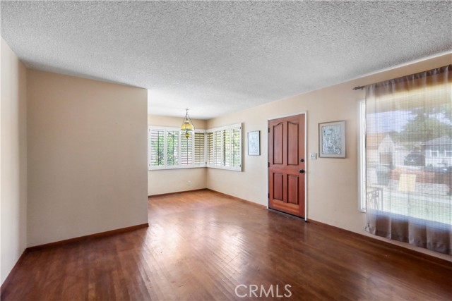 Detail Gallery Image 6 of 24 For 6049 Pennswood Ave, Lakewood,  CA 90712 - 3 Beds | 2 Baths