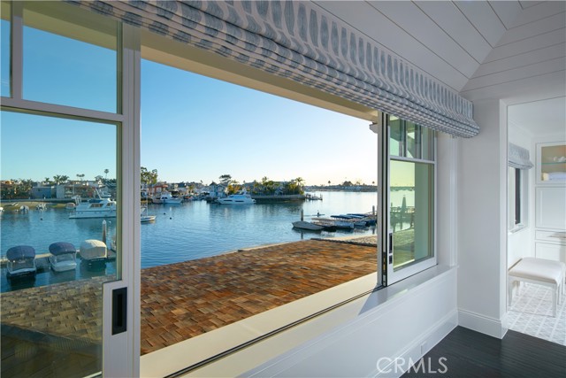 Detail Gallery Image 19 of 55 For 14 Beacon Bay, Newport Beach,  CA 92660 - 4 Beds | 4/1 Baths