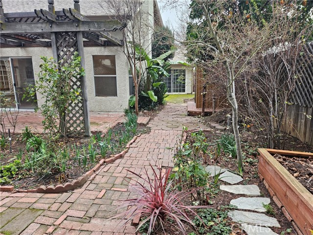 8808 Bridalsmith Drive, Elk Grove CA: https://media.crmls.org/medias/30cc6177-c5da-4a9e-bae5-db882b0fa30d.jpg