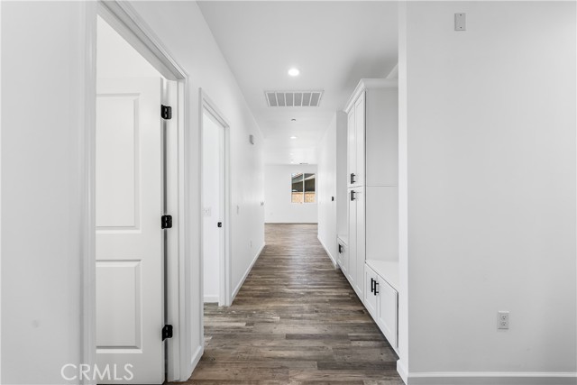 Detail Gallery Image 8 of 60 For 20349 90th St, California City,  CA 93505 - 4 Beds | 3 Baths