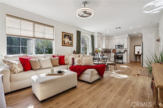 Detail Gallery Image 5 of 24 For 15968 Leader Ave, Chino,  CA 91708 - 3 Beds | 2/1 Baths