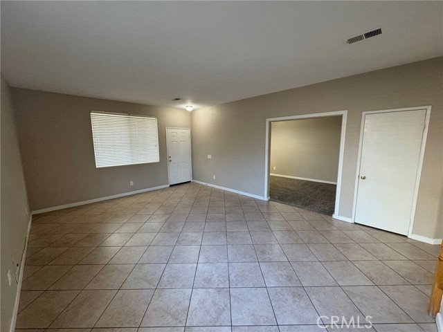 Detail Gallery Image 4 of 34 For 43534 Amazon St, Hemet,  CA 92544 - 4 Beds | 2/1 Baths