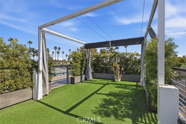 Detail Gallery Image 51 of 62 For 750 California Ave, Venice,  CA 90291 - 4 Beds | 4 Baths