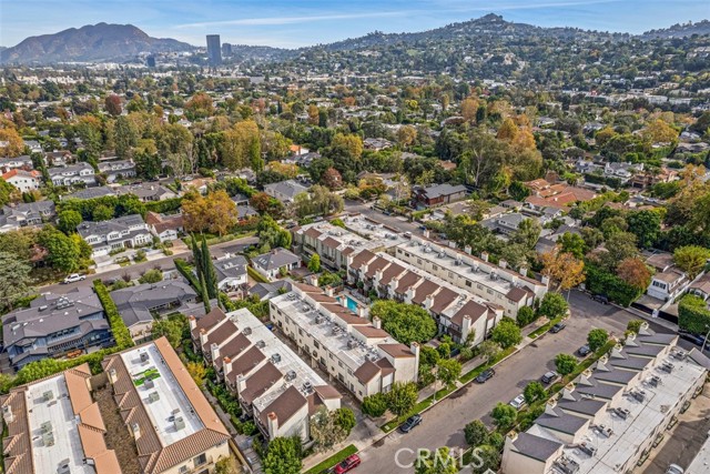 Detail Gallery Image 49 of 53 For 4218 Troost #20,  Studio City,  CA 91604 - 3 Beds | 2/1 Baths