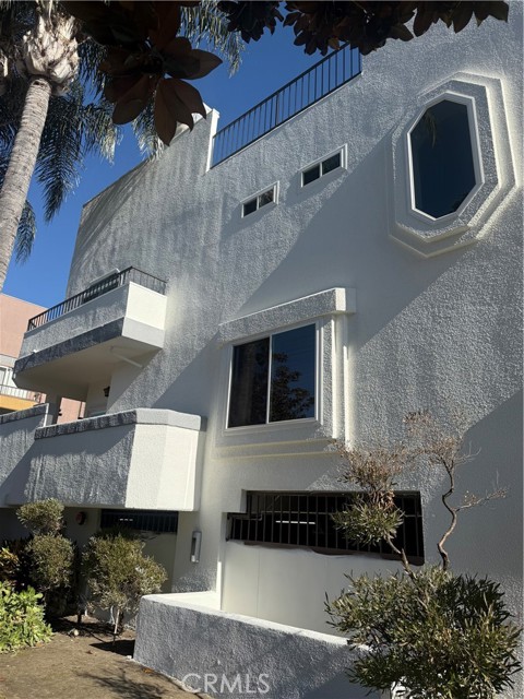 Detail Gallery Image 1 of 65 For 5010 Cahuenga Bld #102,  North Hollywood,  CA 91601 - 2 Beds | 2/1 Baths