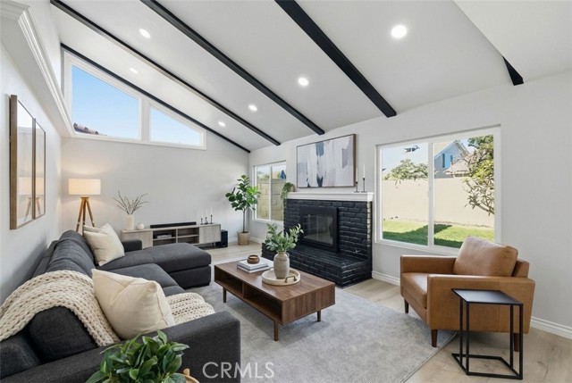 Front Image Thumbnail for CROC25271424