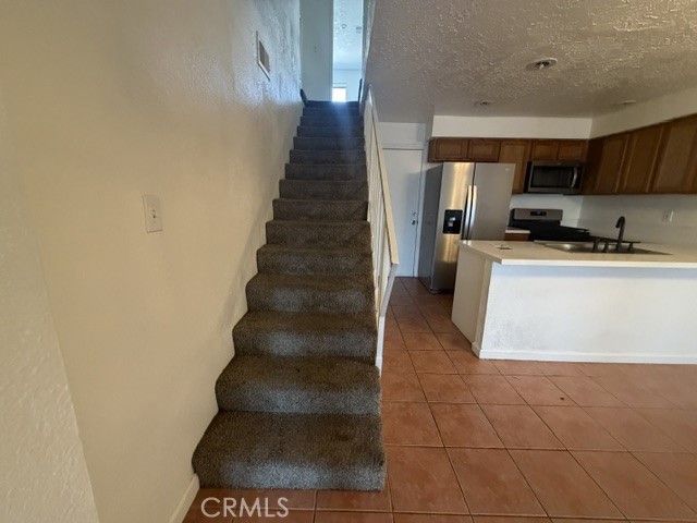 https://media.crmls.org/medias/30cfaa2a-0b86-461b-9822-7b354439c240.jpg?preset=X-Large