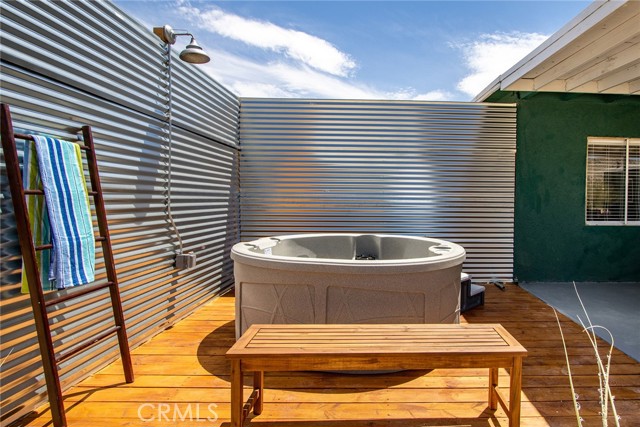 4574 Avenida Del Sol, Joshua Tree CA: https://media.crmls.org/medias/30d10a3c-e1cc-47d1-9569-5fee5d4bf9fd.jpg