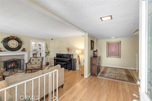 Detail Gallery Image 6 of 39 For 408 Torrens St, Anaheim,  CA 92807 - 5 Beds | 3/1 Baths