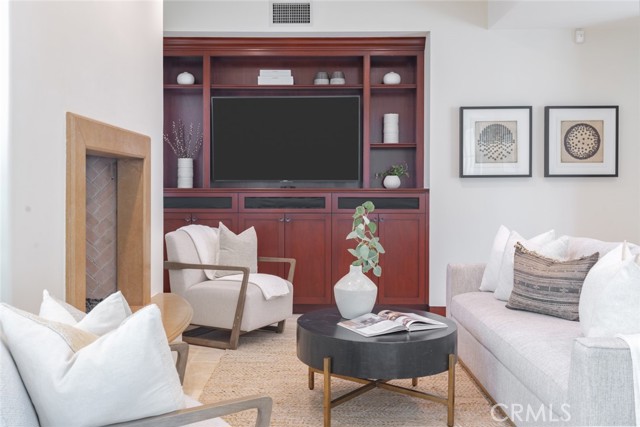 126 Via Koron, Newport Beach CA: https://media.crmls.org/medias/30d25227-7962-4b89-8ec1-eabe964cdedb.jpg