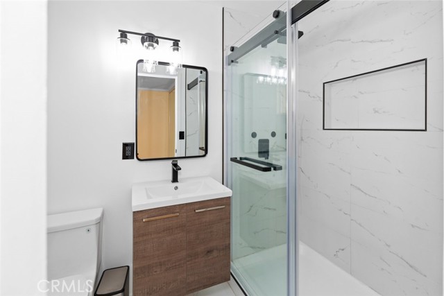 1941 W Kenneth Road, Glendale CA: https://media.crmls.org/medias/30d269c3-8970-478c-bc69-7e4df7afcf21.jpg