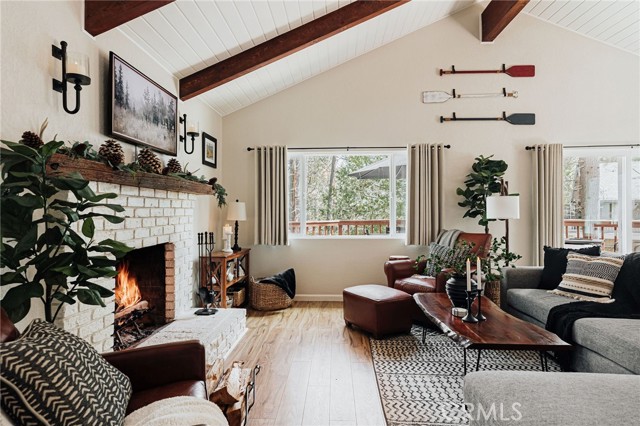 Detail Gallery Image 11 of 73 For 26625 Pinehurst Dr, Lake Arrowhead,  CA 92352 - 4 Beds | 3 Baths