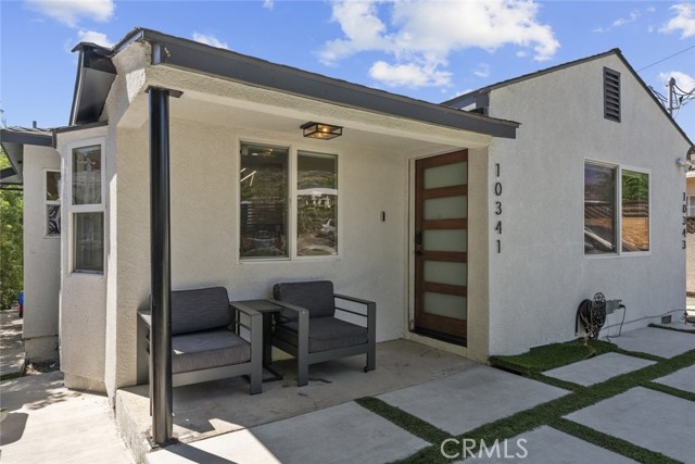 10341 Mcclemont Avenue, Tujunga CA: https://media.crmls.org/medias/30d36a3d-4323-47f9-9b80-2c7c147eaf2e.jpg