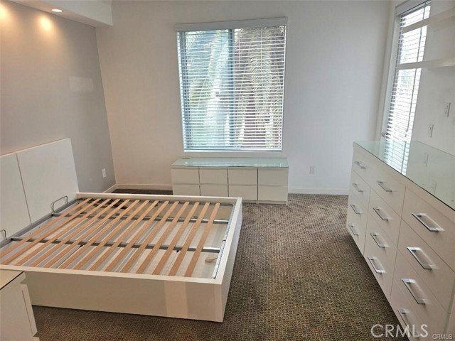 Detail Gallery Image 6 of 25 For 2233 Martin #318,  Irvine,  CA 92612 - 2 Beds | 2 Baths