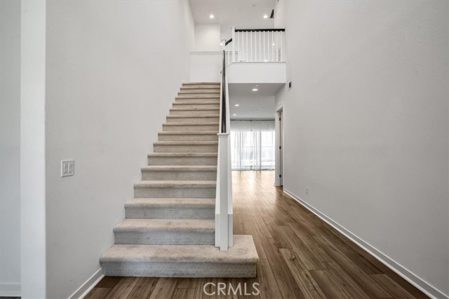 18150 Tableau Way, Saugus CA: https://media.crmls.org/medias/30d58525-c7cd-4046-b6af-c09c8dd67805.jpg