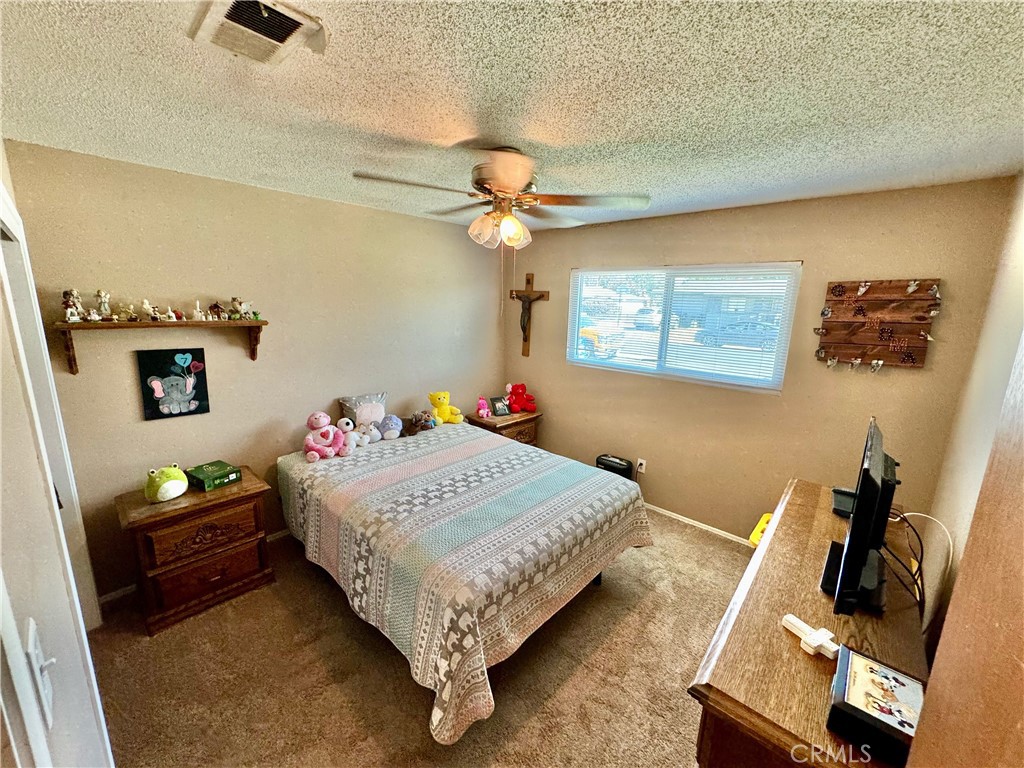 https://media.crmls.org/medias/30d58e2f-4299-4cf9-94ca-d5dbd168d1c8.jpg?preset=X-Large