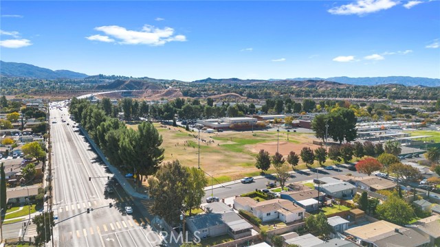 Detail Gallery Image 36 of 39 For 19209 Lonerock St, Canyon Country,  CA 91351 - 4 Beds | 1/1 Baths