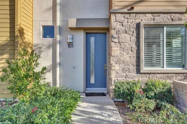 Detail Gallery Image 2 of 36 For 1038 Savi Dr #101,  Corona,  CA 92878 - 3 Beds | 2/2 Baths