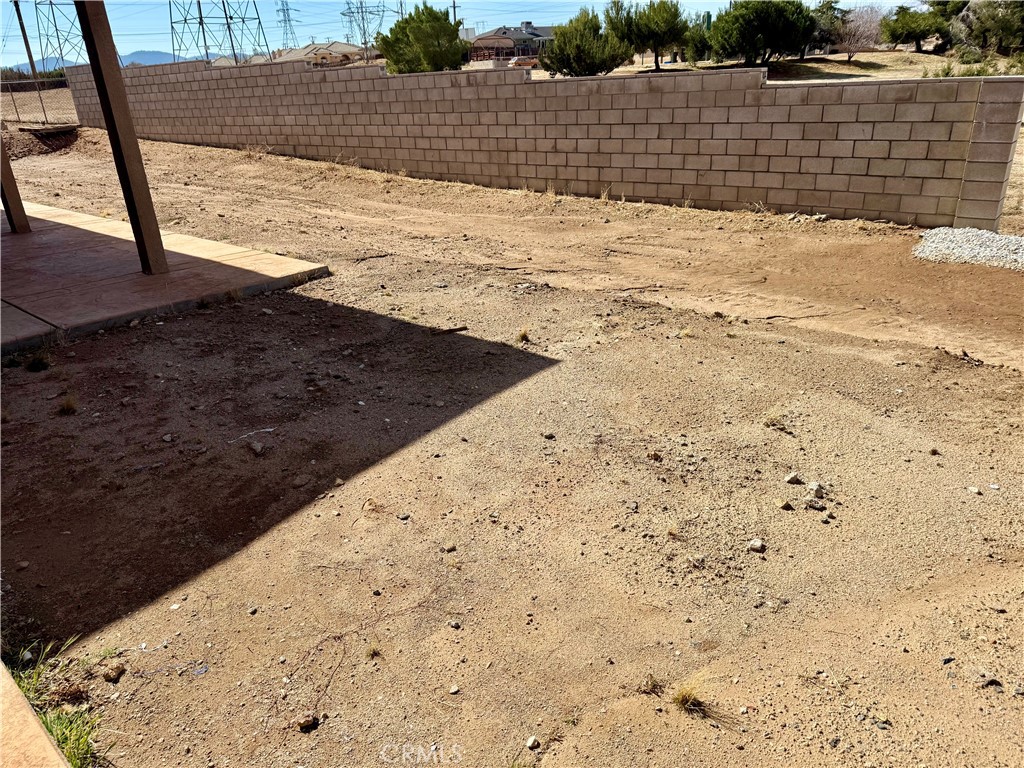 https://media.crmls.org/medias/30d8167e-e1bb-4c1e-9fa0-c945380b629f.jpg?preset=X-Large