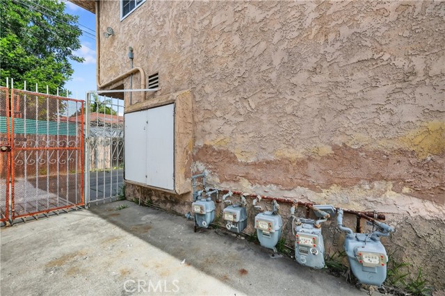 Detail Gallery Image 59 of 75 For 223 N Chester, Compton,  CA 90221 - – Beds | – Baths