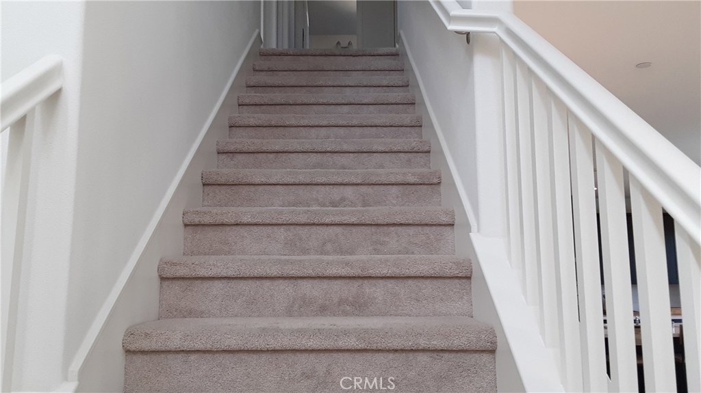 https://media.crmls.org/medias/30d97539-aaed-4e9e-ae3c-89eccf953658.jpg?preset=X-Large