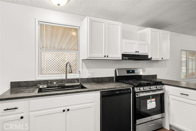 Detail Gallery Image 12 of 31 For 3541 via Medio, Chico,  CA 95973 - 3 Beds | 2 Baths