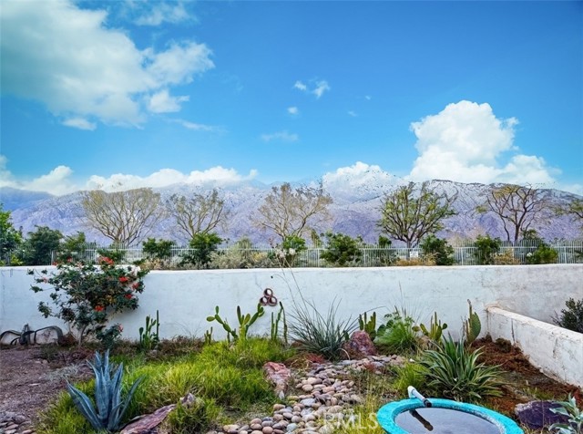 Detail Gallery Image 4 of 19 For 1932 S Barona, Palm Springs,  CA 92264 - 2 Beds | 2 Baths