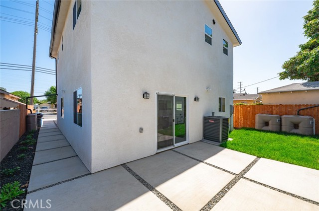 941 E 97th Street, Los Angeles CA: https://media.crmls.org/medias/30daf700-7708-44e7-88a2-c80277842752.jpg