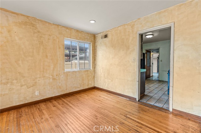 Detail Gallery Image 8 of 45 For 820 Law St, San Diego,  CA 92109 - 4 Beds | 2 Baths