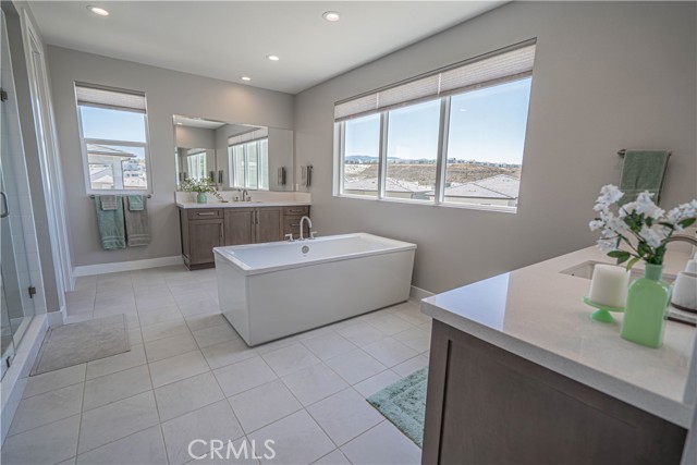 27871 Screenplay Place, Valencia CA: https://media.crmls.org/medias/30dbe457-ad5e-4965-b9b5-e52939f6252a.jpg