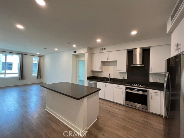 2404 Nolita, Irvine CA: https://media.crmls.org/medias/30dbed9b-b233-4c74-a138-92e745fae046.jpg