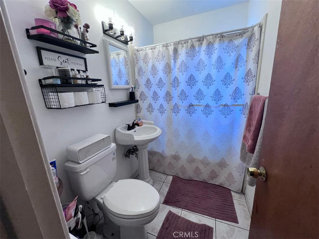 https://media.crmls.org/medias/30dc07da-1d66-4f48-8e86-c67806b1ebf0.jpg?preset=X-Large