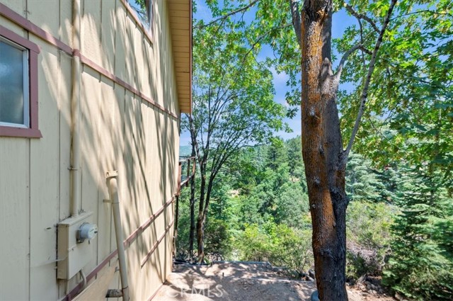 Detail Gallery Image 15 of 29 For 30909 Live Oak Dr, Running Springs,  CA 92382 - 3 Beds | 2 Baths