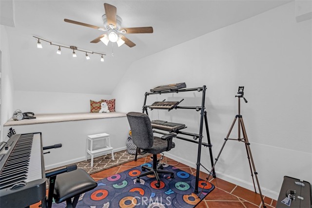 Detail Gallery Image 33 of 50 For 18645 Hatteras St #230,  Tarzana,  CA 91356 - 3 Beds | 2 Baths