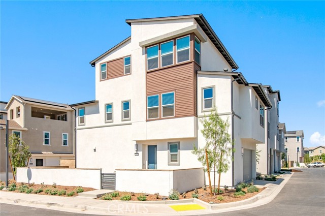 Detail Gallery Image 2 of 42 For 243 Yerba, Irvine,  CA 92618 - 4 Beds | 3/1 Baths