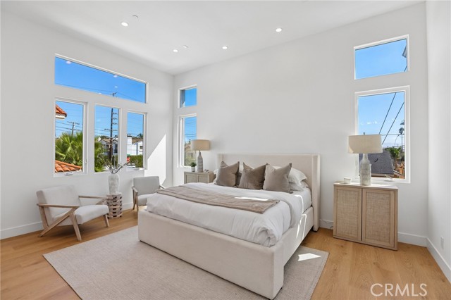 2019 Huntington Lane, B photo 23