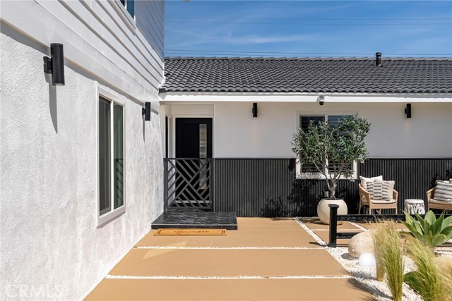 Detail Gallery Image 3 of 70 For 17174 Santa Madrina St, Fountain Valley,  CA 92708 - 5 Beds | 3 Baths