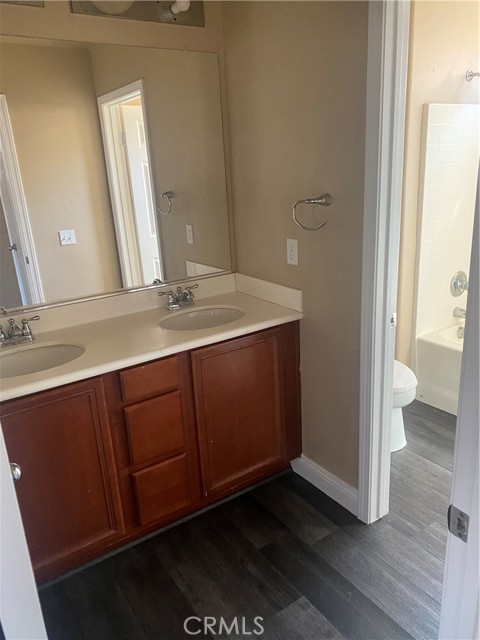 Detail Gallery Image 8 of 13 For 16557 Denham Ln, Victorville,  CA 92395 - 4 Beds | 3 Baths