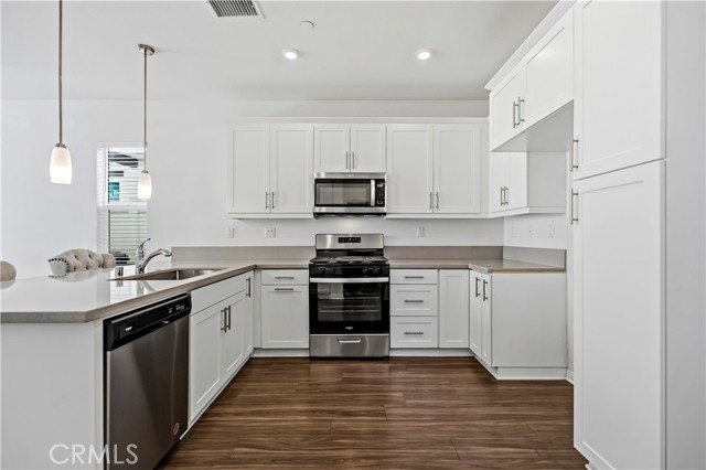 Detail Gallery Image 7 of 34 For 335 Carson Ct, Rialto,  CA 92376 - 3 Beds | 2/1 Baths