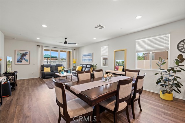 5025 W Avenue J6, Lancaster CA: https://media.crmls.org/medias/30df3e1c-4679-4da6-a2f0-9cb87df4c396.jpg
