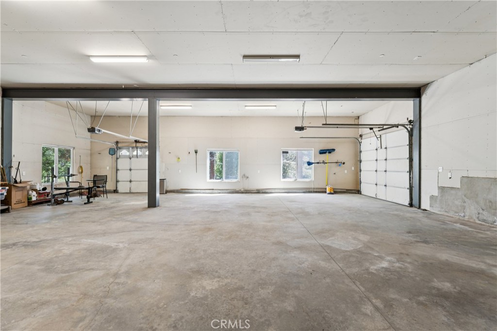 https://media.crmls.org/medias/30df4870-526a-4d50-8a1b-9670e48458e9.jpg?preset=X-Large
