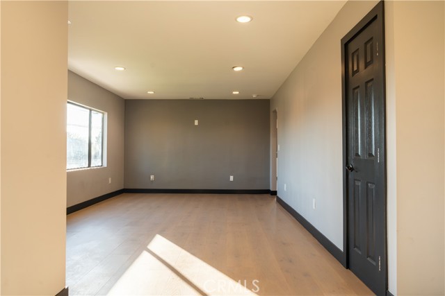 10716 Telfair Avenue, Pacoima CA: https://media.crmls.org/medias/30df7c0b-9163-4992-a7fe-f38c8e508bcc.jpg