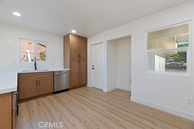 Detail Gallery Image 14 of 32 For 7695 Lakeside Dr, Jurupa Valley,  CA 92509 - 3 Beds | 2 Baths