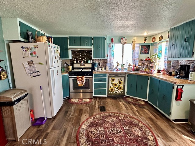 Detail Gallery Image 12 of 33 For 13393 Mariposa Rd #239,  Victorville,  CA 92395 - 2 Beds | 2 Baths